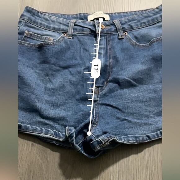 Forever 21 High‎ Rise Dark Wash Short Shorts Size 28 - Picture 7 of 8
